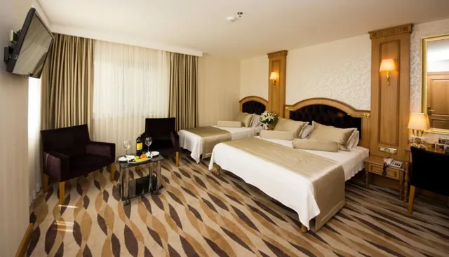 غرفة رباعية، Aprilis Hotel 3/10