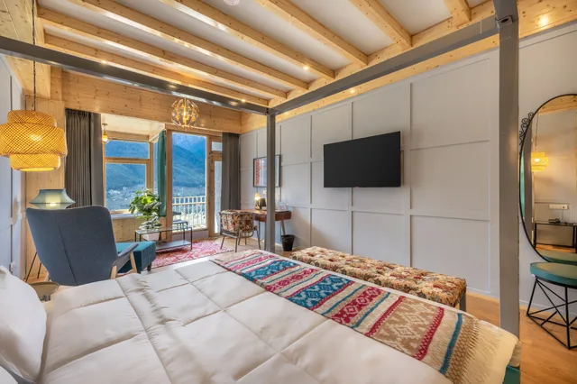 Premier, King Bed, Mountain View, Bathtub, Echor Himalayan Heights Luxe Manali 9/10