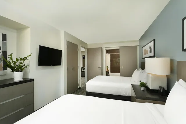 1 Bedroom, Suite, 2 Queen Beds, Bay View، Hyatt House San Juan 4/9