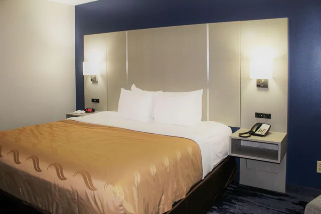 غرفة قياسية بسرير مزدوج، Quality Inn Scottsboro US/72-Lake Guntersville Area 2/3