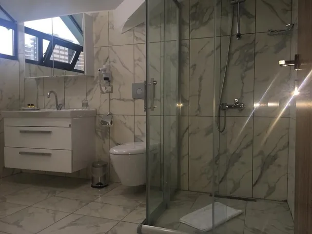 غرفة قياسية بسرير كوين، 61 Park Hotel 3/3