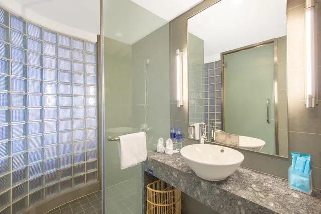 Room, King Bed, Sofa, Holiday Inn Express Changzhou Lanling 4/6