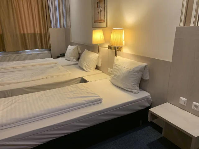 غرفة ثلاثية بثلاثة أسرّة، Hotel New Fair Munich Messe 1/2