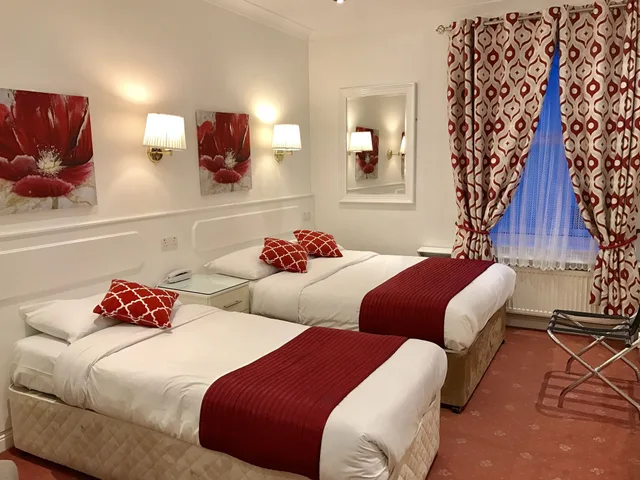 غرفة بسريرين منفصلين، Dergvale Hotel 3/10