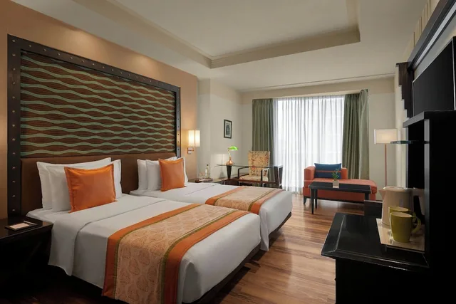 غرفة كلاسيكية بسريرين منفصلين بإطلالة للمدخنين، The Fern An Ecotel Hotel Jaipur 1/2
