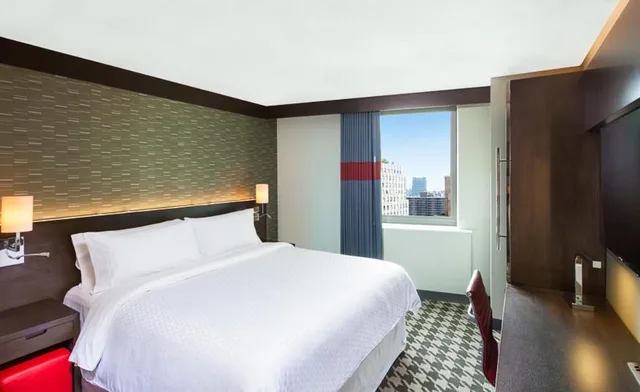 غرفة كبيرة بسرير كينج في طابق مرتفع، Four Points By Sheraton New York Downtown 3/6
