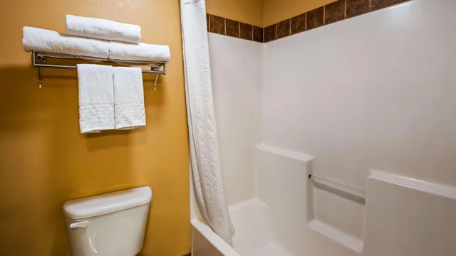 شقة بسرير كينج، Best Western Sawtooth Inn & Suites 7/7