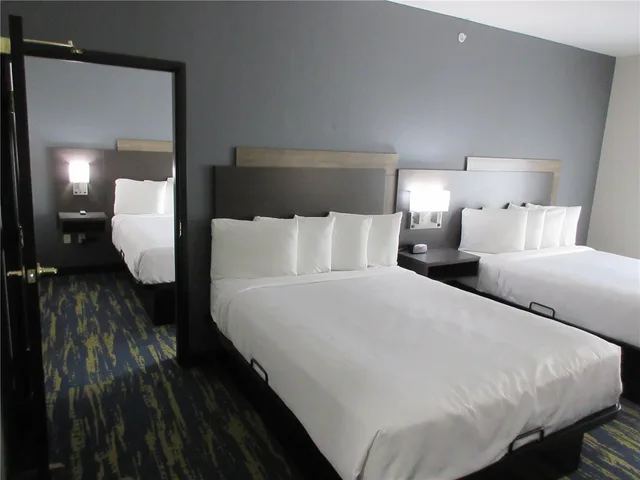 جناح بسريرين كوين بغرفتين، Best Western Sea World/Lackland AFB NW Hotel Suites 1/5