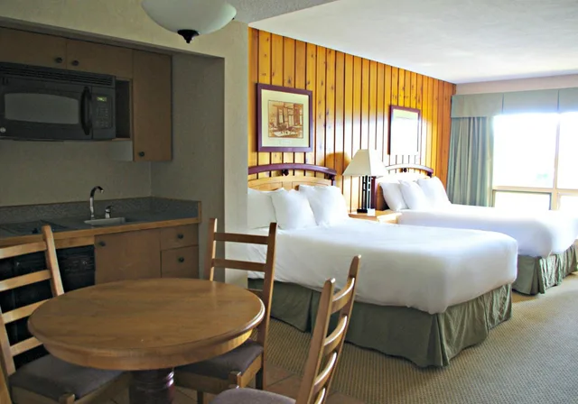غرفة ديلوكس بسرير كوين، Fairmont Hot Springs Resort 6/8