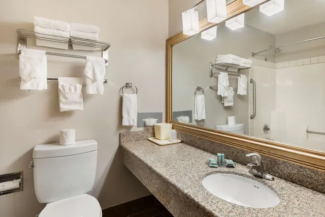 غرفة بسرير كينج مع أريكة، Best Western Indian Oak 3/4