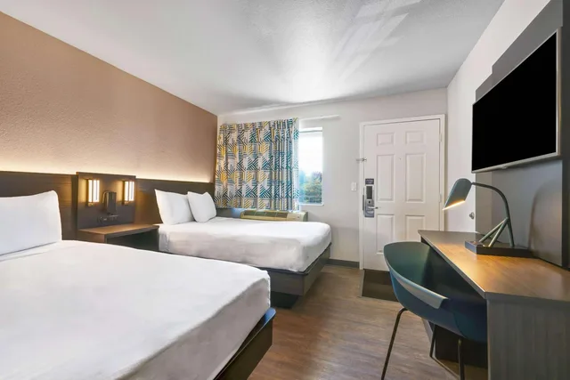 غرفة بريميوم رباعية، Motel6 Kirkland, WA - North Kirkland 2/10