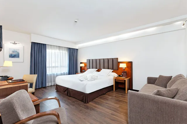 Upper, Superior, King Bed، CLARIDGE 2/5
