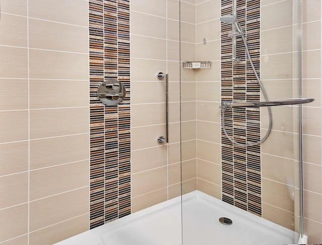 غرفة بسرير كوين مع أريكة بحوض استحمام، Hilton Garden Inn Dubai Mall Avenue 5/5