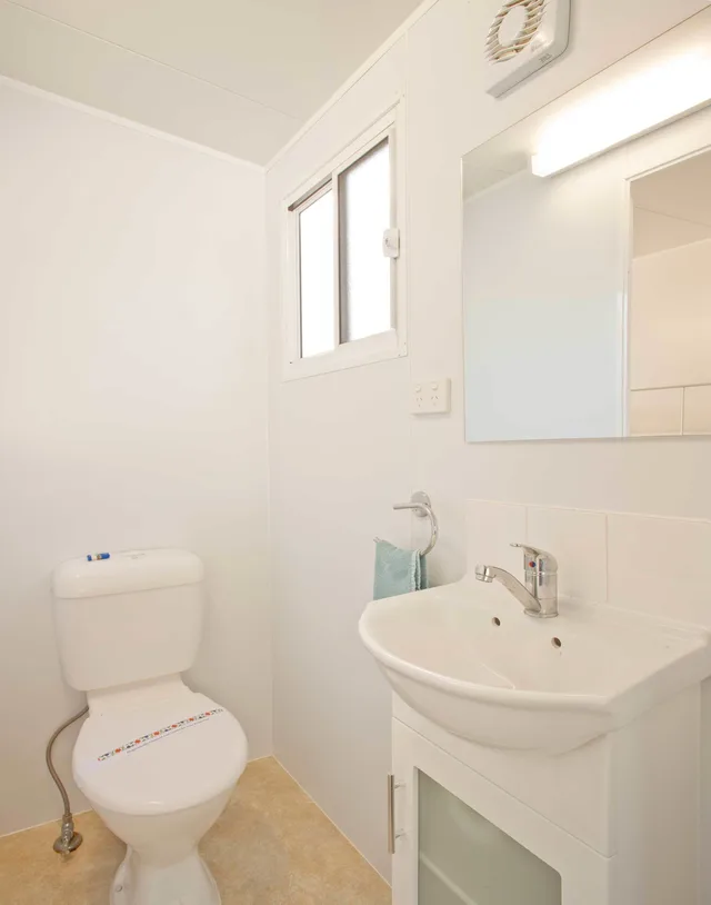 1 Bedroom, Studio, Cabin, 1 Queen and 2 Bunk Beds, BLUE LAGOON BEACH RESORT 3/3