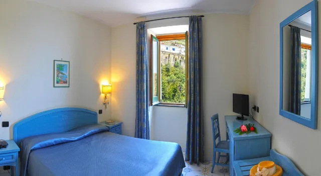 Room, Double Bed, La Pergola Hotel 2/10