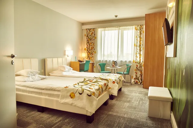 غرفة قياسية بسريرين منفصلين، Continental Forum Bucharest Hotel 1/3