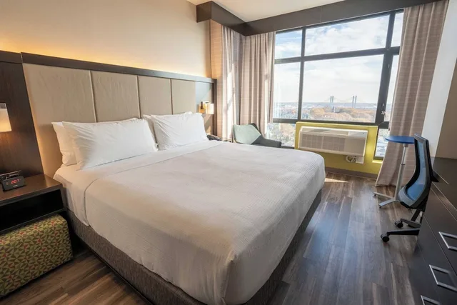 غرفة بريميوم بسرير مزدوج، Holiday Inn Express Long Island City E New York, an IHG Hotel 1/5