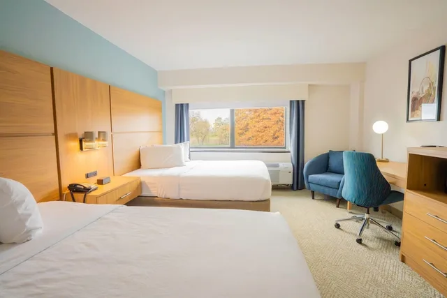 غرفة بسريرين كوين لذوي الإعاقة، Elimwood Hotel, A Ramada by Wyndham 6/10