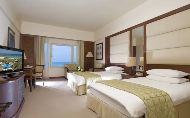 Deluxe, King Bed, Sea View, Danat Jebel Dhanna Resort 3/5