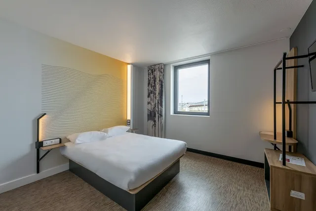 غرفة بسرير مزدوج لذوي الإعاقة، B&B Hotel Bordeaux Centre Gare Saint-Jean 1/2