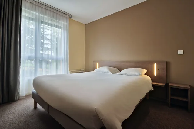 شقة بسريرين منفصلين بغرفتي نوم مع أريكة، Hotel Residence Zenitude Magny Les Hameaux Versailles 6/10
