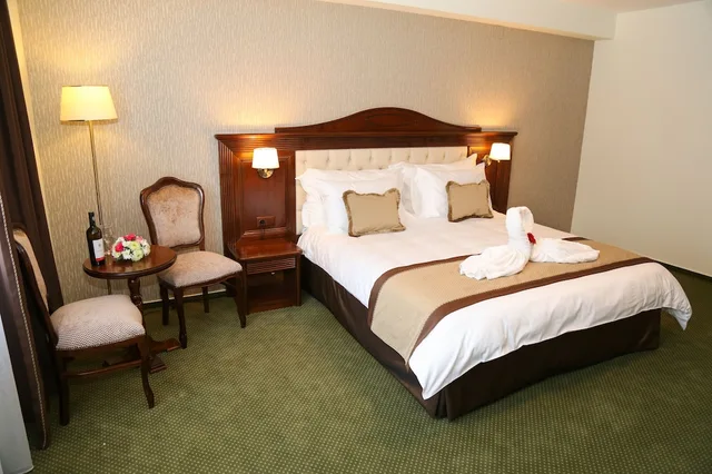 جناح عائلي بسرير كينج مع أريكة، Hotel Carmen 2/4