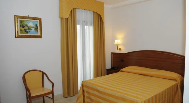 غرفة كلاسيكية ثلاثية، Fashion Hotel 1/1