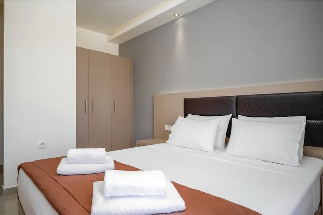 شقة بسرير مزدوج وسرير فردي بإطلالة على المسبح، Vice Apartments 3/10
