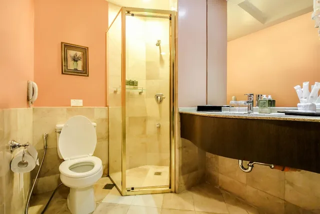 1 Bedroom, Executive, Suite, King Bed, Makati Palace Hotel 3/3