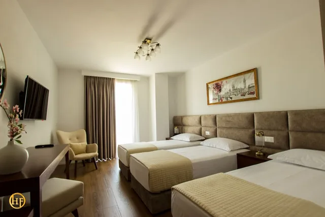 Deluxe, Triple, HOTEL FANTASY 1/1