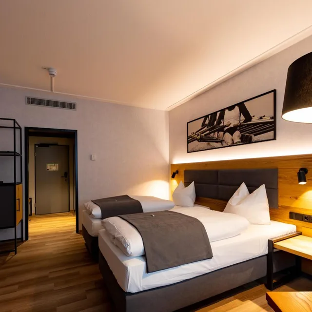 غرفة قياسية بسريرين منفصلين، MK hotel Passau 5/7