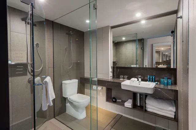 Parkroyal, Club, King Bed، Parkroyal Parramatta 3/4