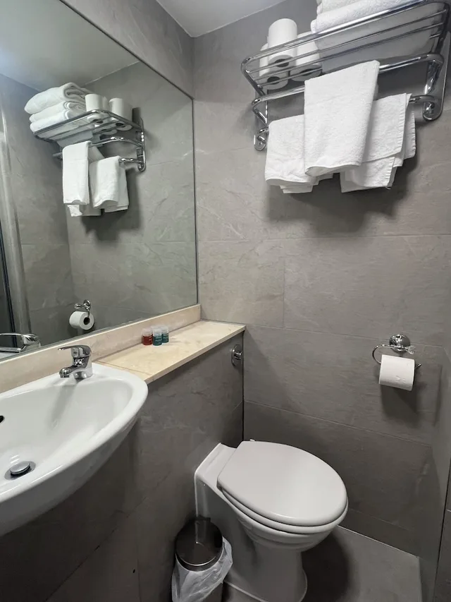 غرفة اقتصادية بسرير مزدوج، Hotel Cavendish 2/3