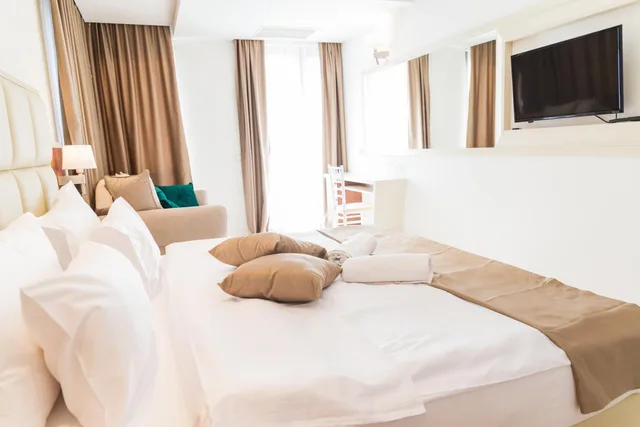 غرفة عائلية بشرفة، Hotel KADMO by Aycon 3/10