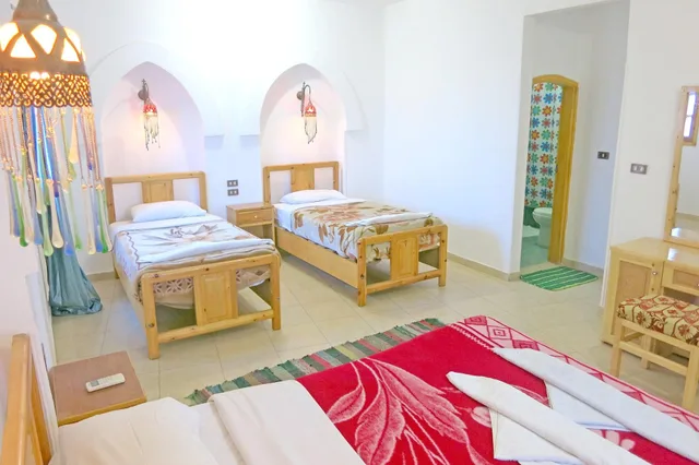 غرفة قياسية رباعية بإطلالة على الحديقة بشرفة، Hotel Sheherazade 3/7