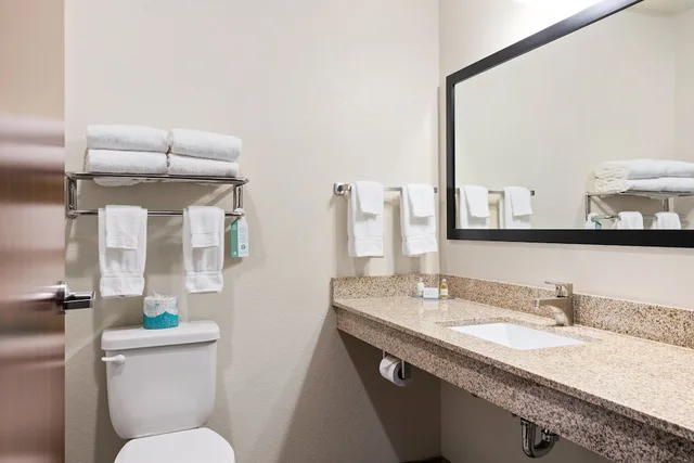 غرفة بسرير كينج لذوي الإعاقة، Cobblestone Inn & Suites - Yuma 7/10