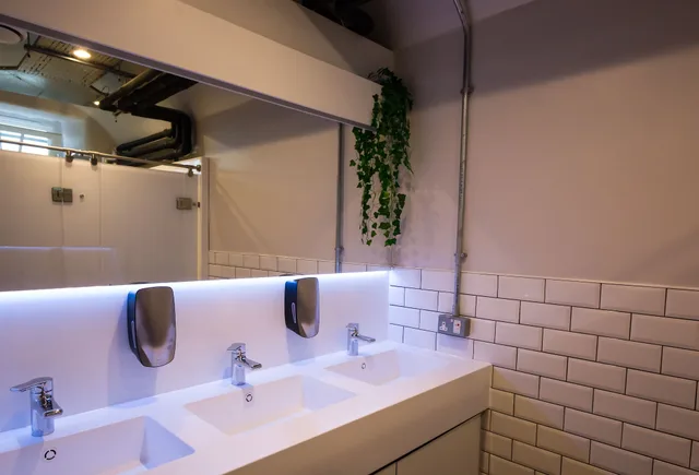 غرفة بسرير مزدوج بحمام مشترك، CoDE Pod Hostels THE CoURT 9/9