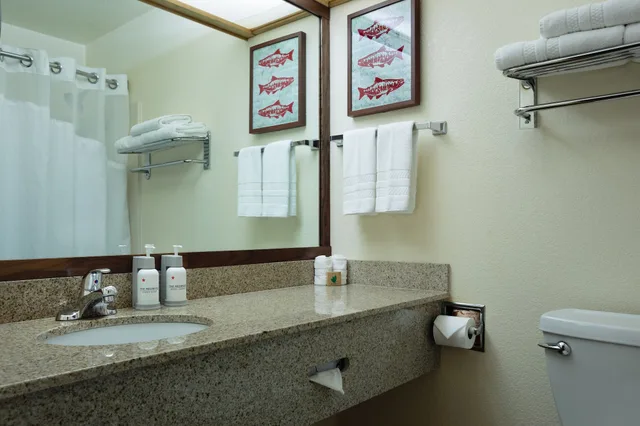 غرفة ديلوكس بسريرين كوين، The Redwood Riverwalk A Boutique Hotel 9/10