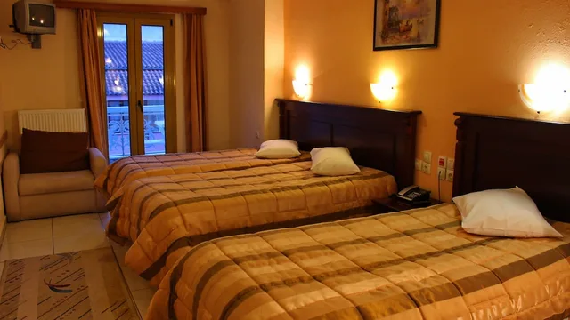 غرفة ثلاثية، Kosta-Famissi Hotel 1/3