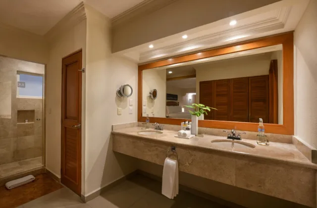 Royal, Retreat, Suite, Beach Front، El Dorado Seaside Palms All Inclusive 3/3