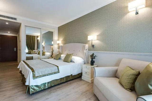 Emerald, Superior, Double Bed, Lake View، Madrigale Panoramic, Lifestyle & Soulful Hotel 2/4