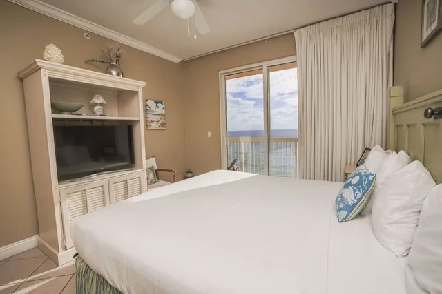 شقة سكنية بسرير كينج وسرير كوين وسرير فردي بإطلالة على البحر بـ3 غرف نوم مع أريكة، Calypso Beach Resort By Panhandle Getaways 9/10