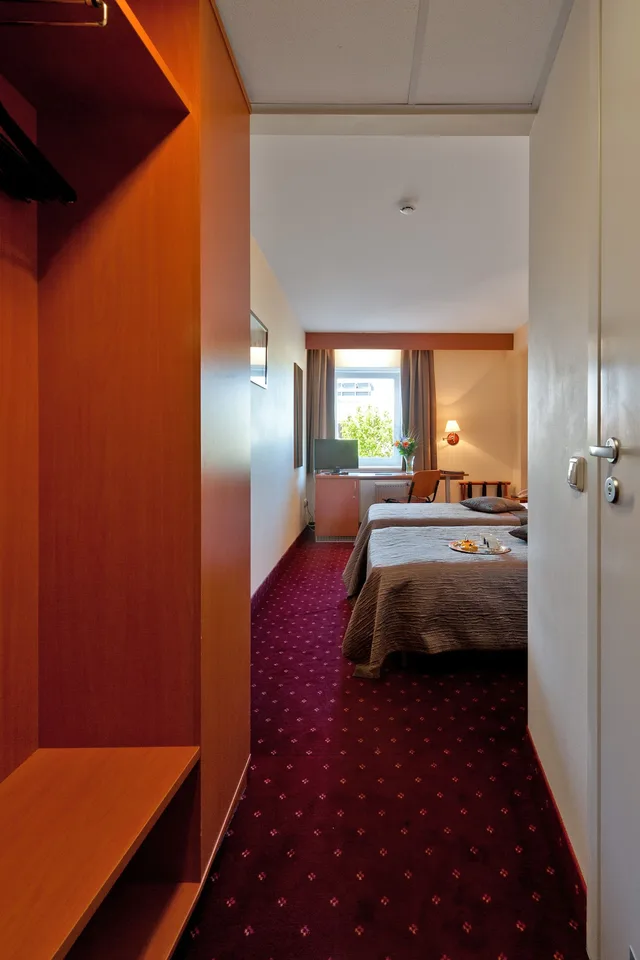 غرفة قياسية بسريرين منفصلين، Art City Inn 5/6
