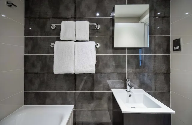 غرفة بريميوم بسرير كينج، Holiday Inn London - Kensington High St. by IHG 6/8