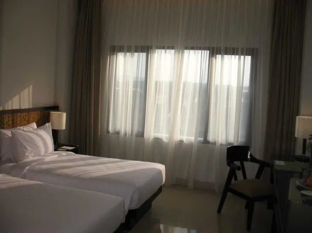 غرفة سوبيريور بسريرين منفصلين، Hotel Surya Yudha Purwokerto (Ex. Hotel Santika Purwokerto) 2/3