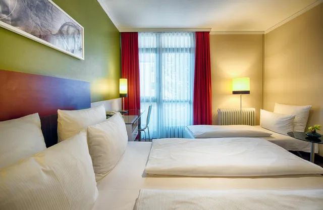 غرفة كومفورت ثلاثية، Leonardo Hotel Residenz Munchen 5/10