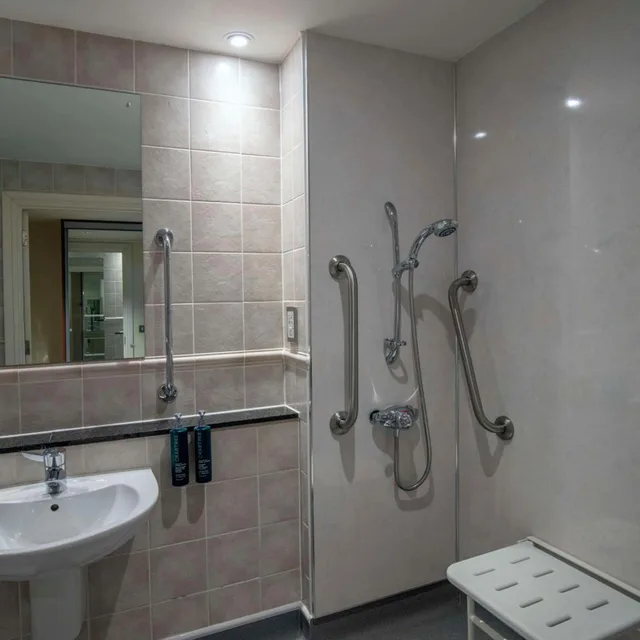 غرفة كلاسيكية بسريرين منفصلين لذوي الإعاقة، Glasgow Westerwood Hotel, Spa & Golf Resort 4/7