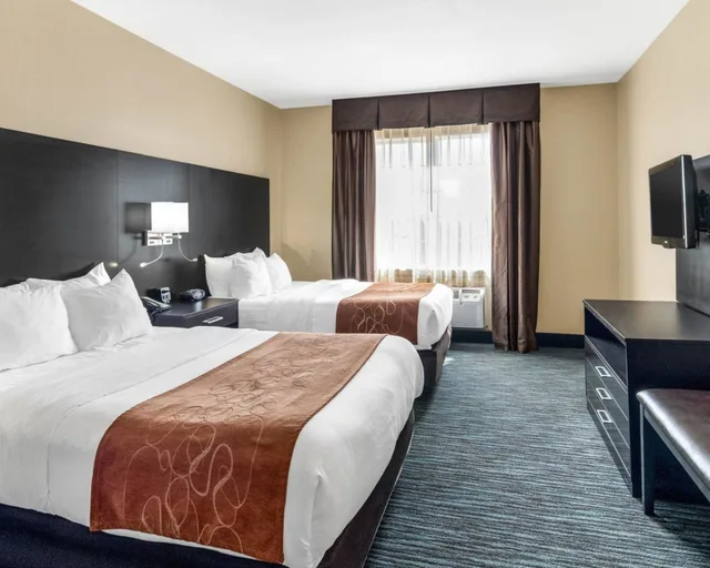 جناح بسريرين كوين مع أريكة لذوي الإعاقة، Comfort Suites Odessa near University 2/2