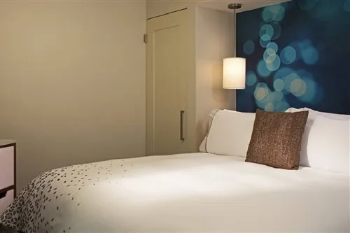 جناح بإطلالة على الحديقة بغرفة نوم واحدة، Renaissance Wind Creek Aruba Resort 1/2