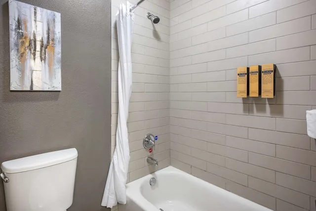 Standard, 2 Queen Beds, Best Western Plus Peppertree Airport Inn 8/9